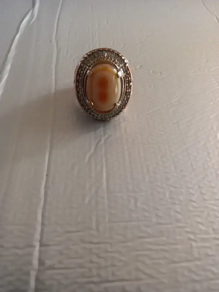 Cincin batu huruf 8 sempurna