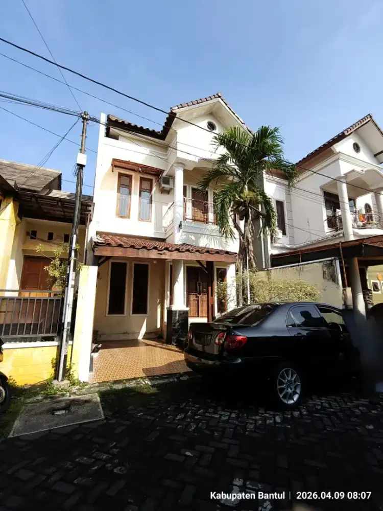 Dikontrakkan Rumah 2 lantai dalam Perum Elit selatan Jogokariyan