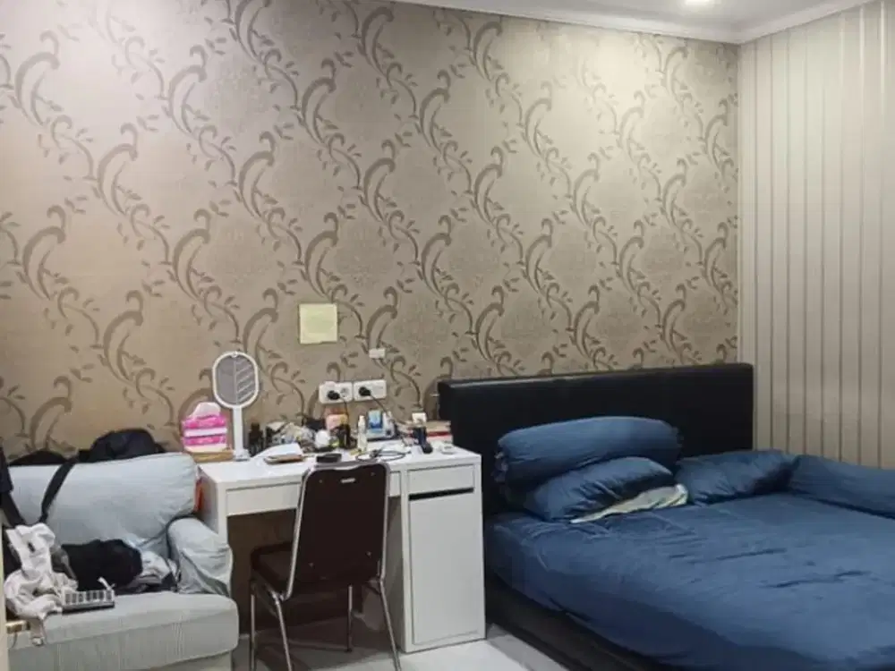 DIJUAL RUMAH TURUN HARGA DENGAN HALF-FURNISHED @TAMAN SURYA, JAKARTA BARAT