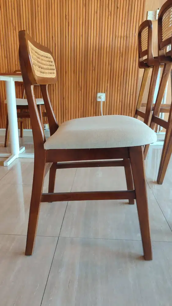 Kursi Kantor Cafe Rotan Kayu
