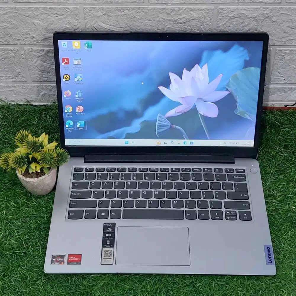 LAPTOP LENOVO IP SLIM 3-14AMN7 AMD RYZEN 3 7320U RAM 8GB SSD 512GB
