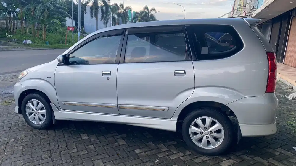 Toyota Avanza 2010 Bensin