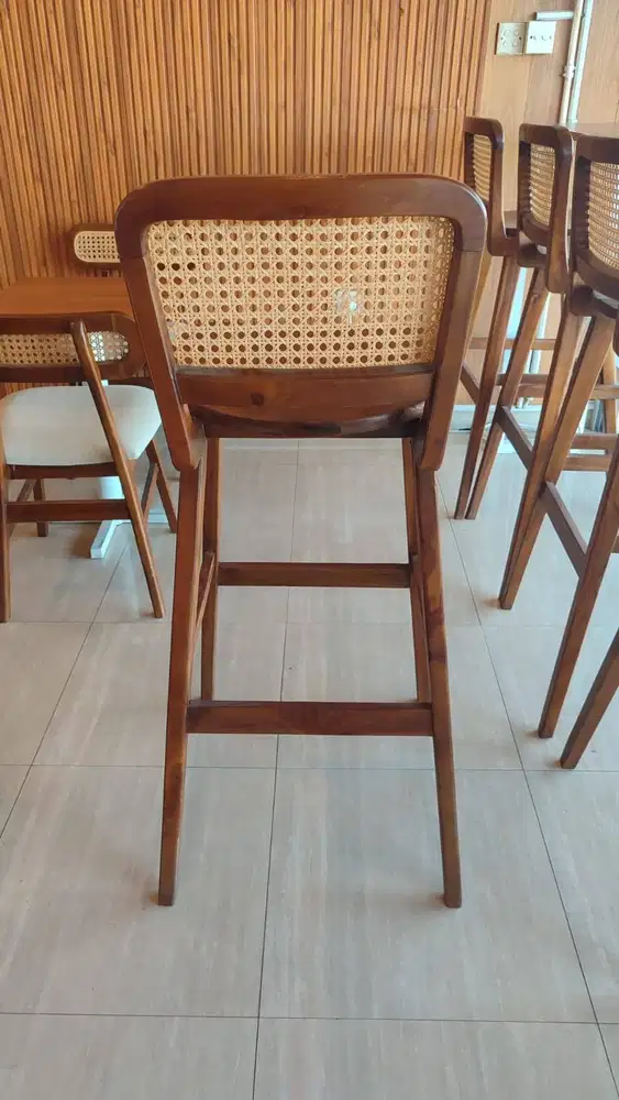 Kursi Bar Tinggi Rotan