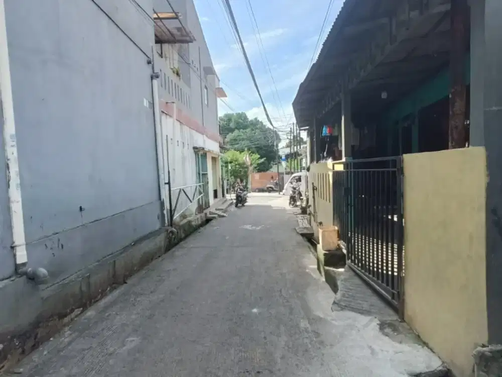 RUMAH BARU MURAH SIAP HUNI LOKASI STRATEGIS di KAMPUNG RAMBUTAN JAKARTA TIMUR