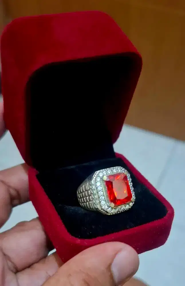 Batu mulia paparaca mewah & berkharisma di jamin batu asli for sale