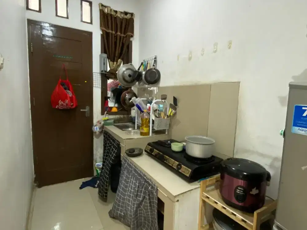 RUMAH POJOK DALAM CLUSTER KHUSUS MUSLIM di JALAN RATNA JATIBENING KOTA BEKASI