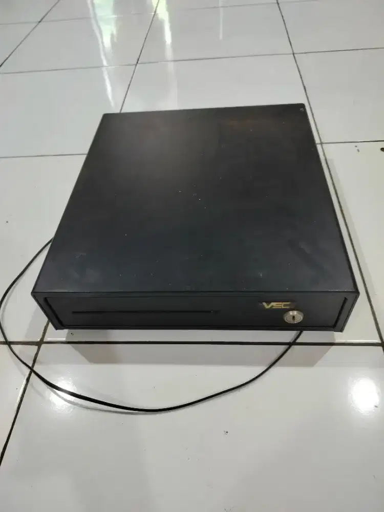 Meja dan print out kasir