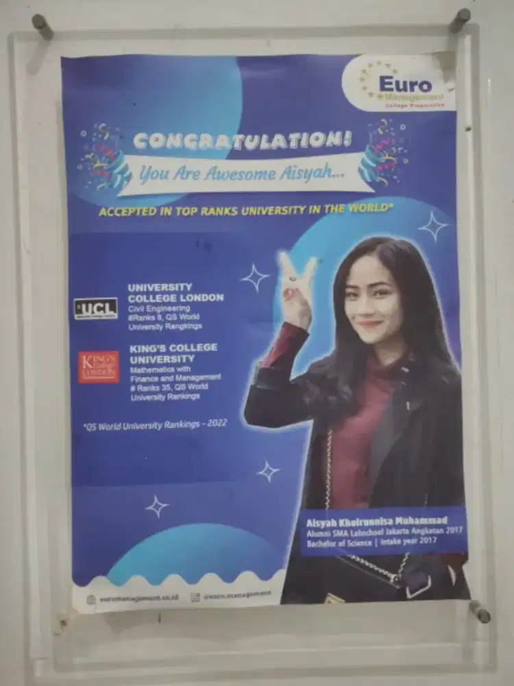 Plang akrilik minimalis