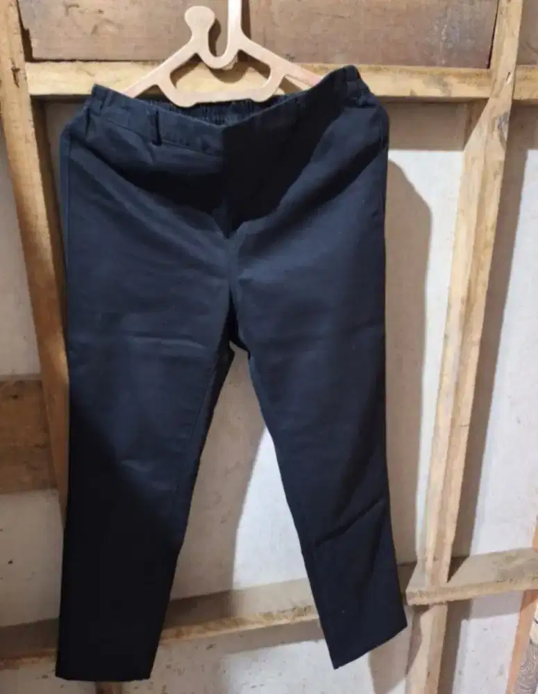 GU uniqlo Stretch pants