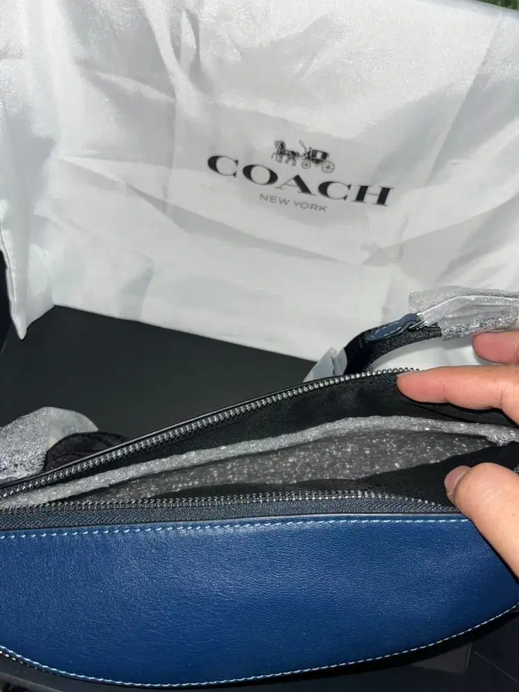 Tas selempang Coach