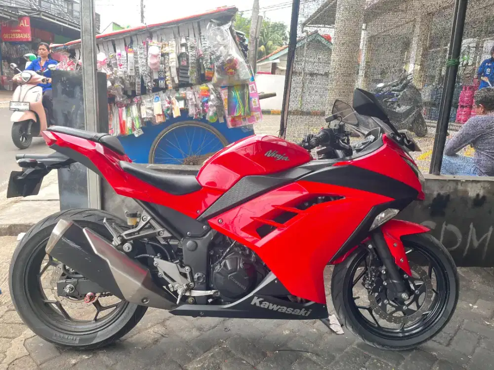 KAWASAKI NINJA 250 FI RED on BLACK 2016 SUPER