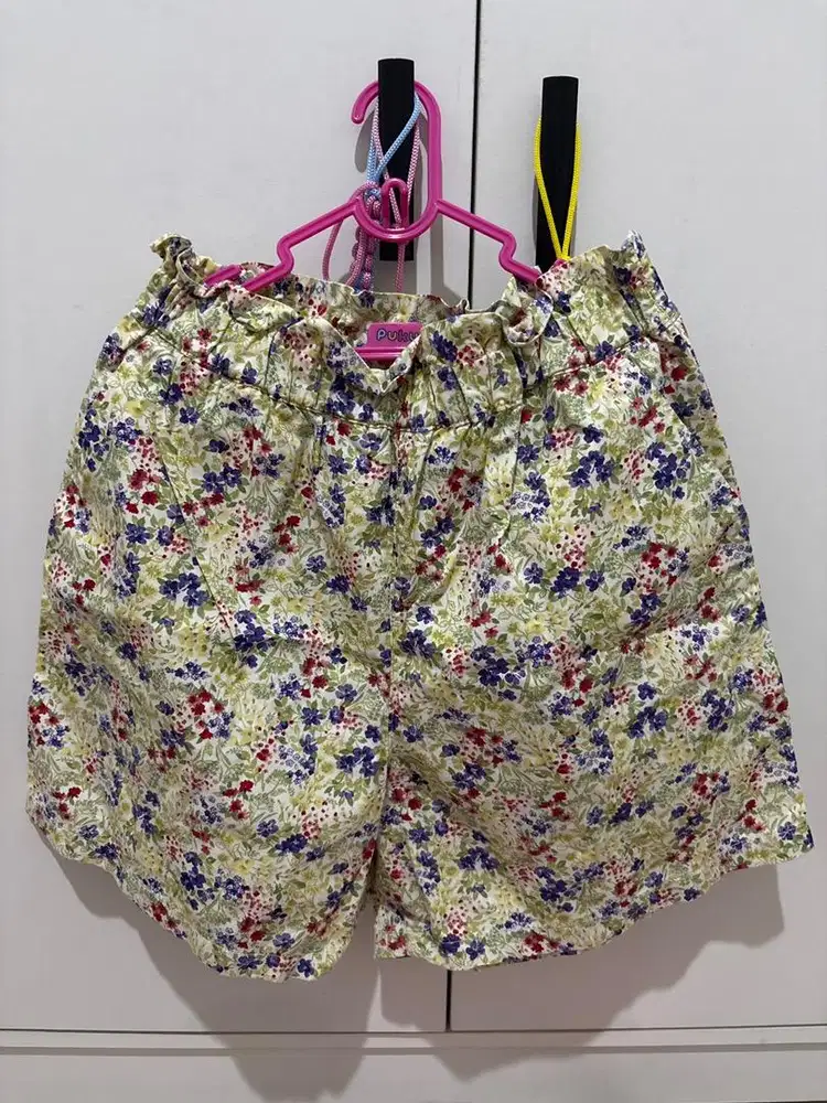 Celana perempuan uniqlo hijau