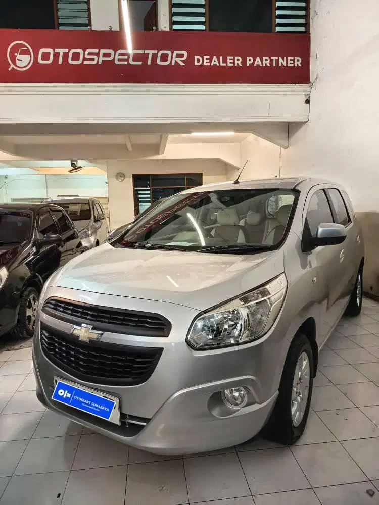 CHEVROLET 2015 SPIN LTZ 1.2 M/T SILVER MURAH OTOMART 286 KENJERAN