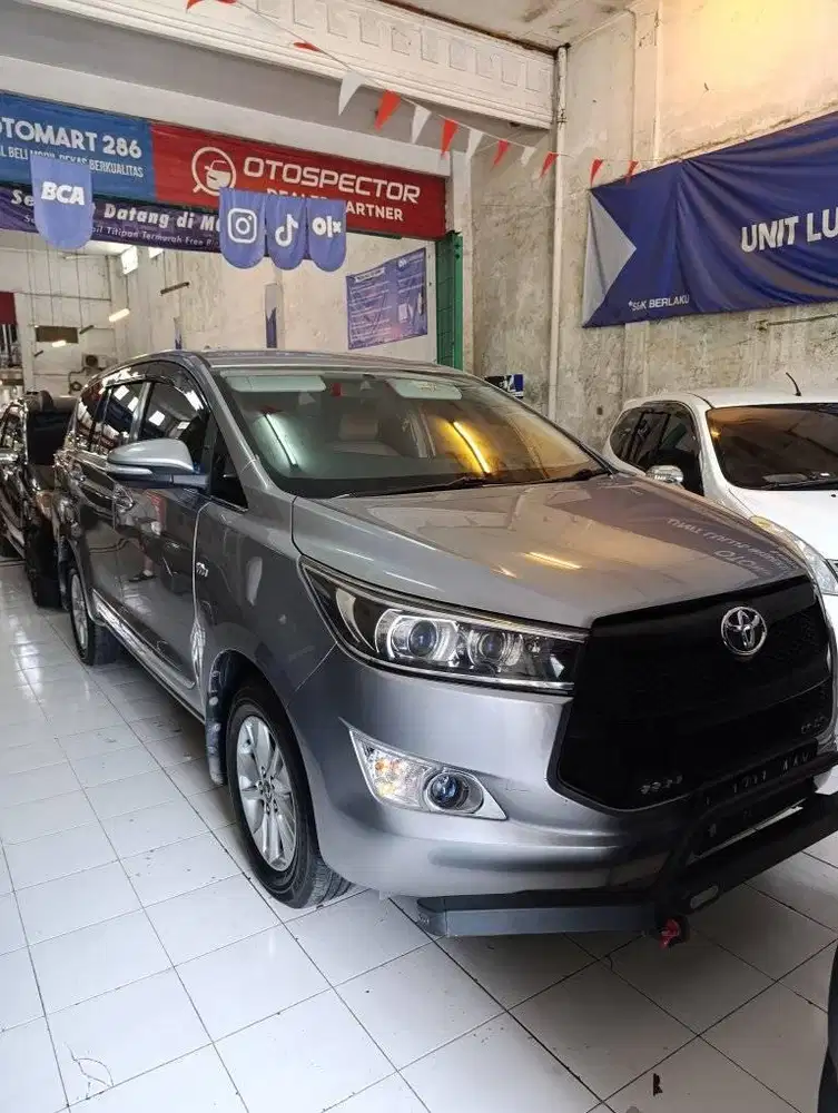 TOYOTA 2017 INNOVA G 2.0 AT SILVER MEWAH OTOMART286 KENJERAN