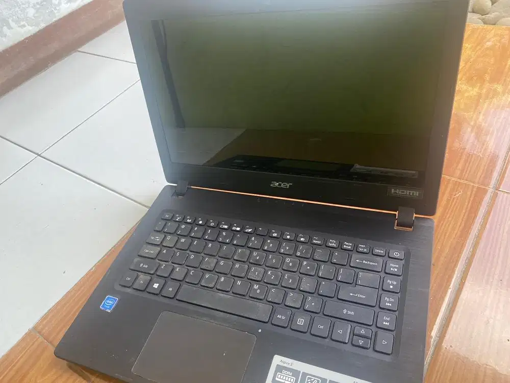 LAPTOP ACER BEKAS HDMI