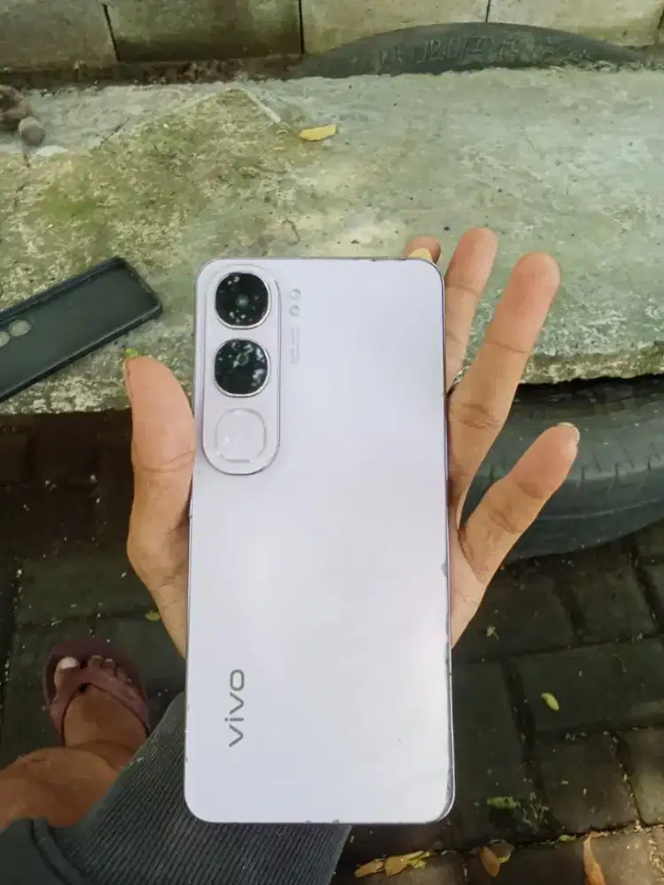 Vivo V40 Lite 8/128 GB!