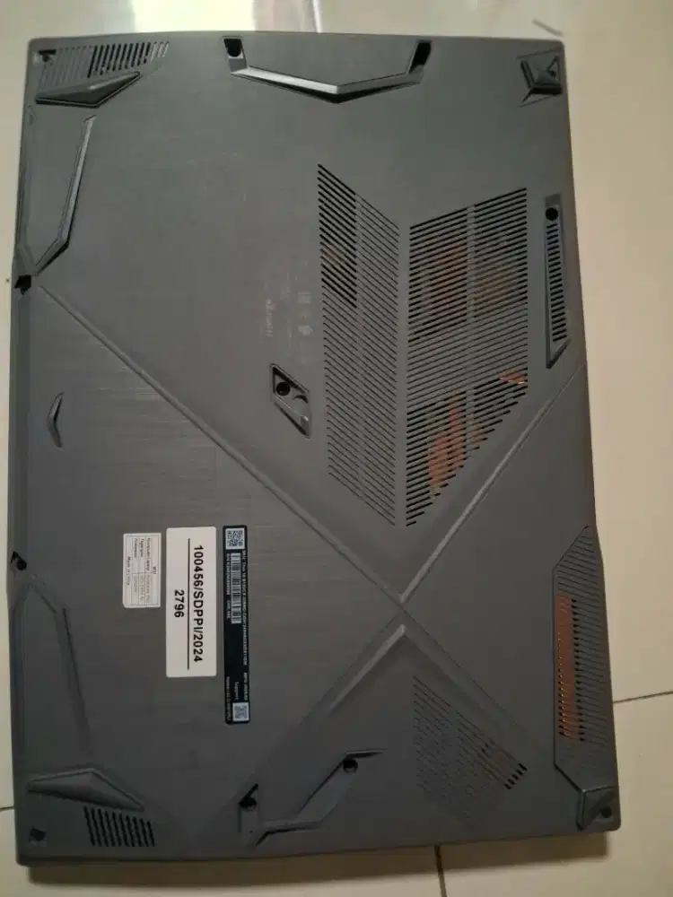 Laptop MSI THIN 15 2025