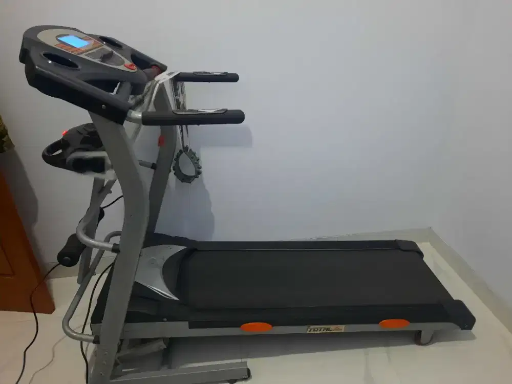 Treadmil elektrik inclaine 3 in 1(Treadmill, Penggetar Perut, Sit up)