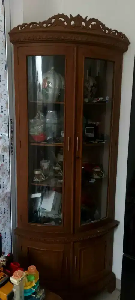 Dijual lemari Sudut Jati Tua