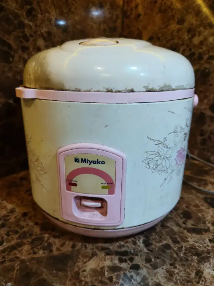 dijual cepat rice cooker Miyako