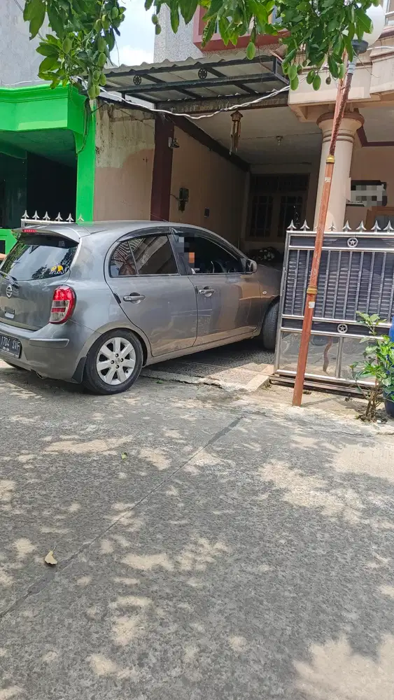 Nissan March 2011 Bensin