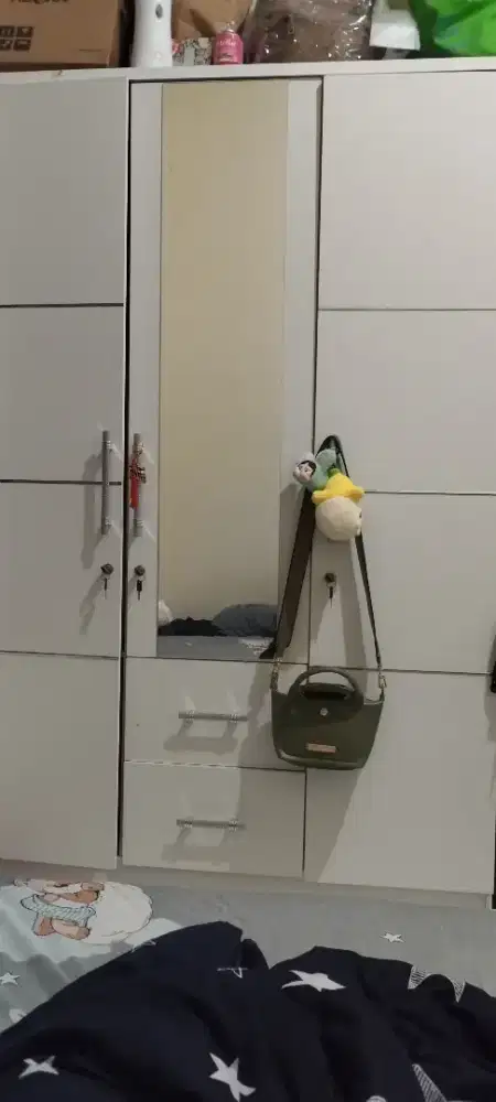 Dijual Lemari 3 pintu dan meja rias