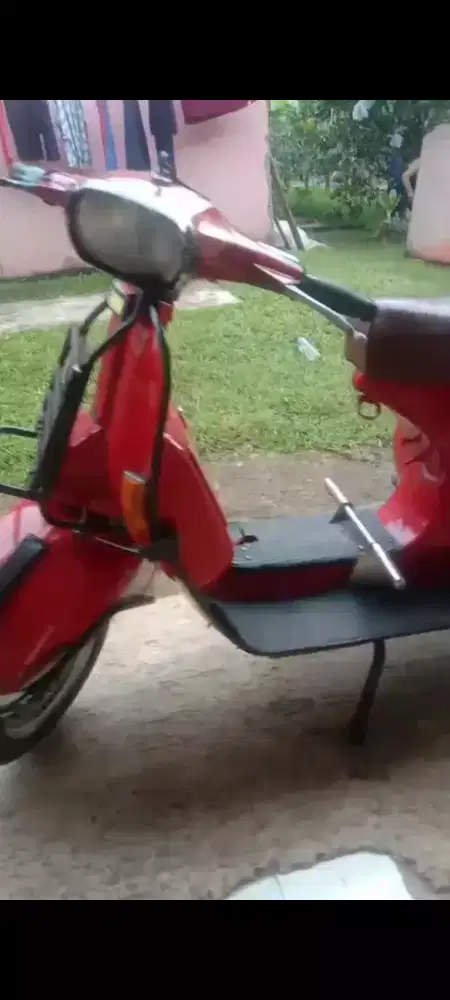 Vespa PS 150 Merah