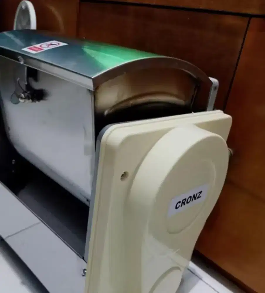 Mesin penggilingan adonan