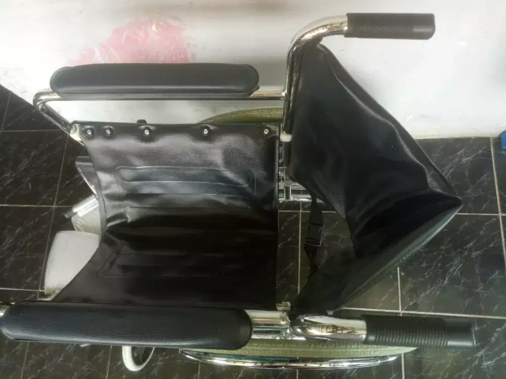 Jual kursi roda masih layak pakai lokasi Bintaro