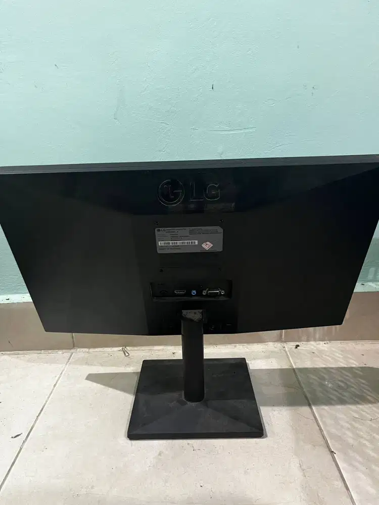 Monitor LG 19 Inch Kondisi Baik