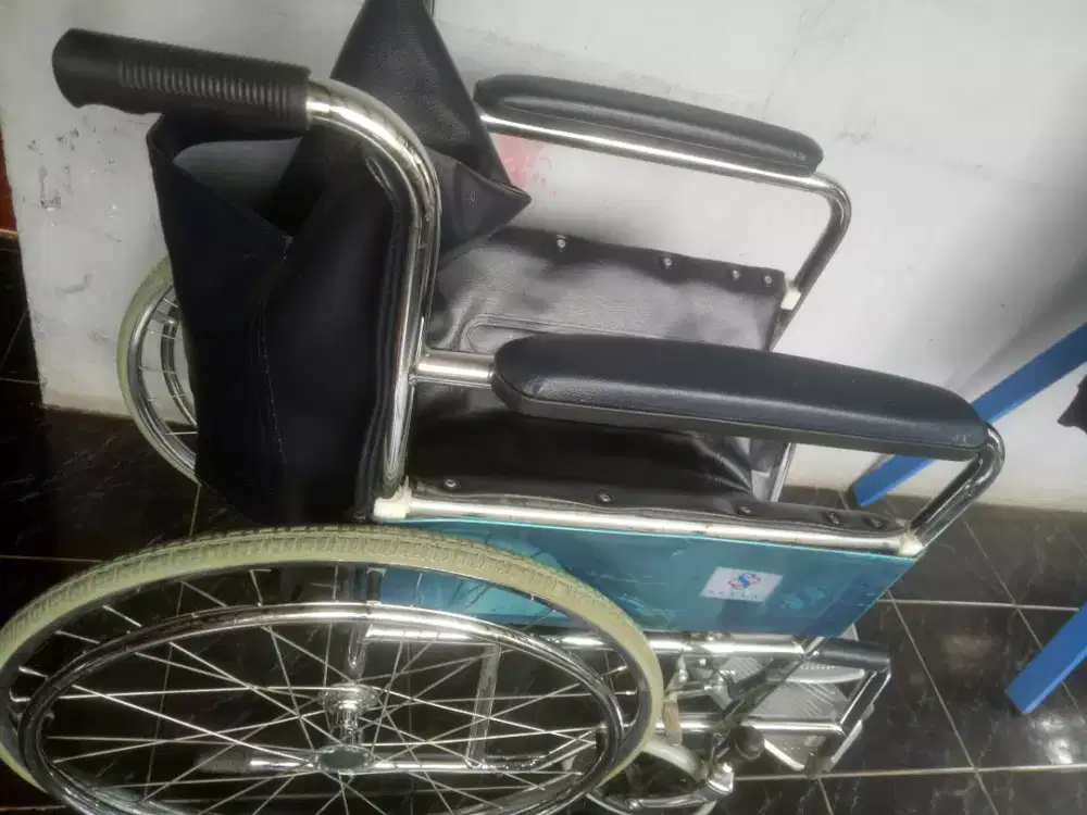 Jual kursi roda masih layak pakai lokasi Bintaro