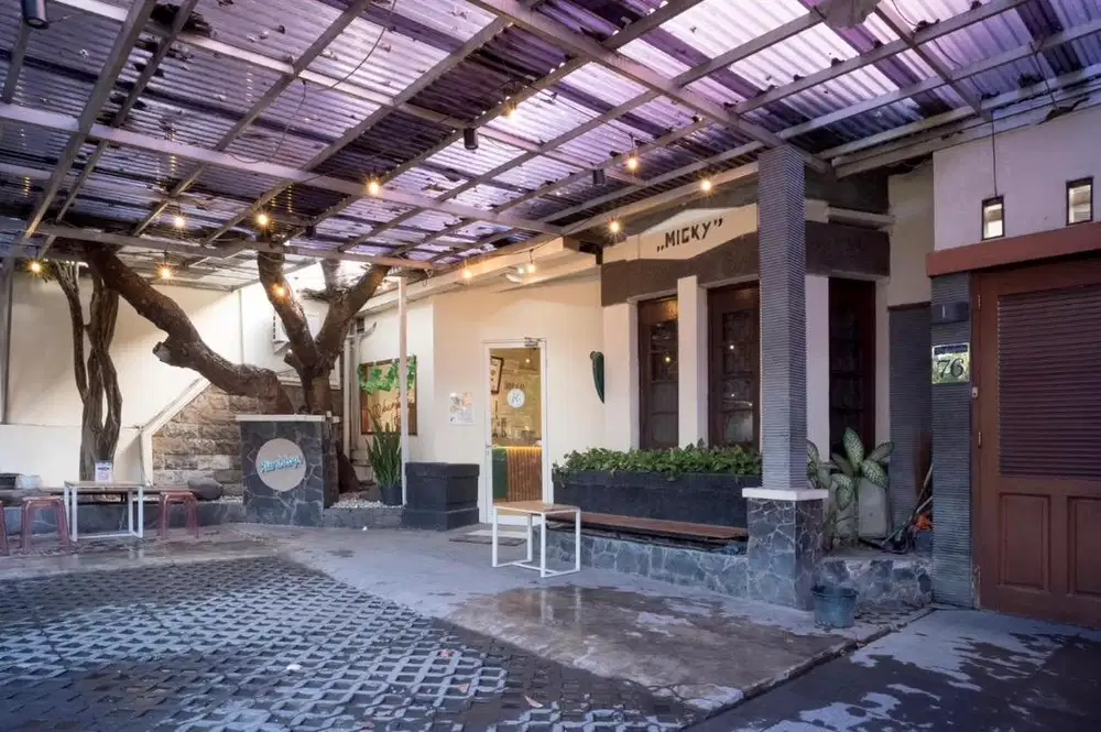 *Dijual komersial area TRUNOJOYO SURABAYA Best Location for Cafes*