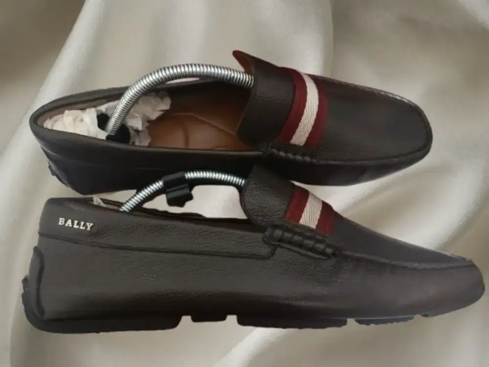 Sepatu Bally import