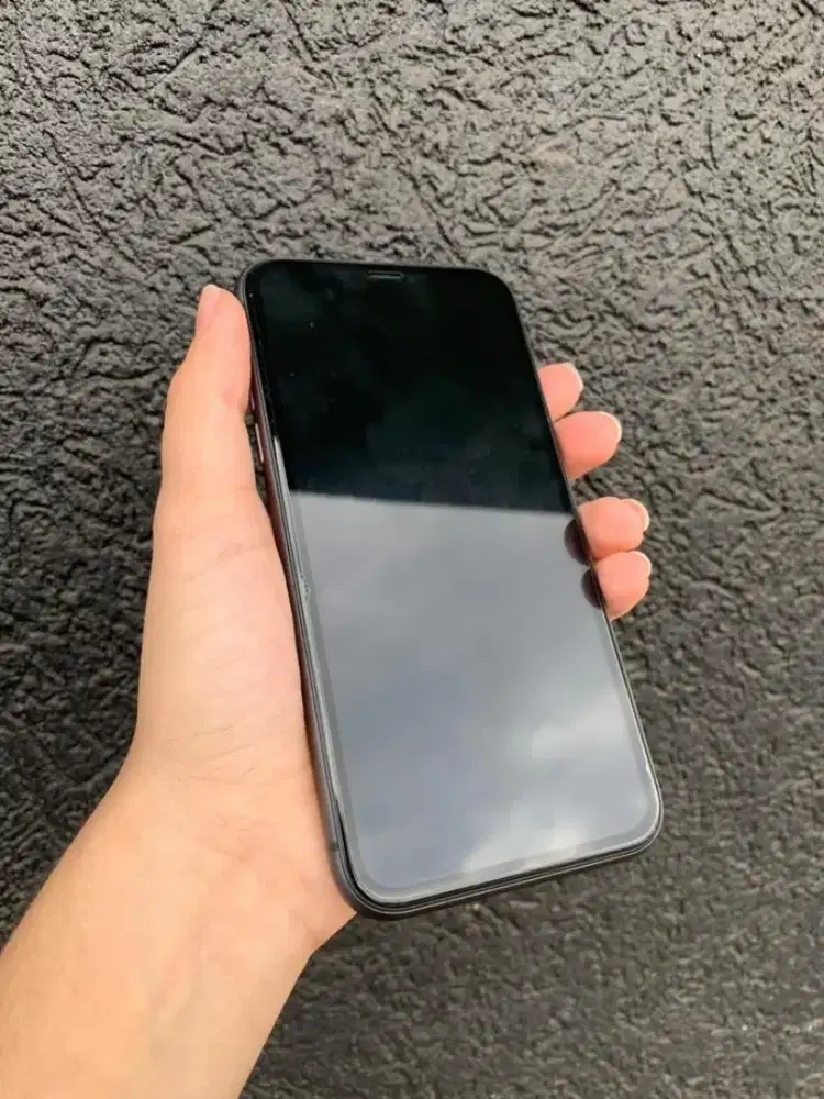 IPHONE 11 HITAM 128GB SECOND IBOX