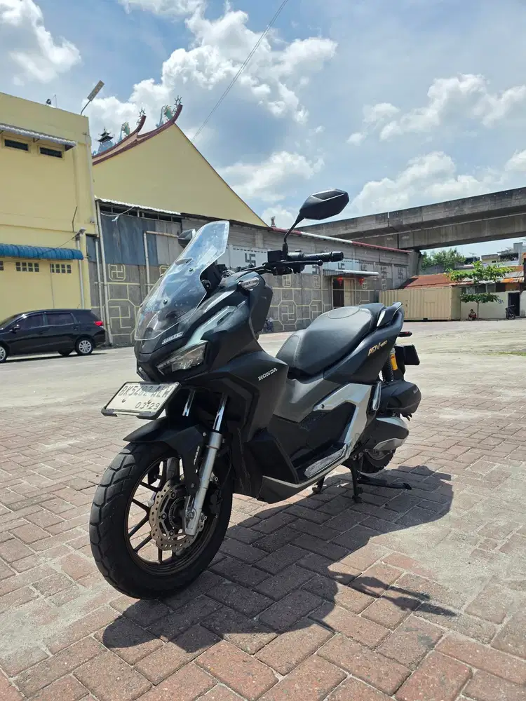 Honda ADV 160 ABS Hitam 2024
