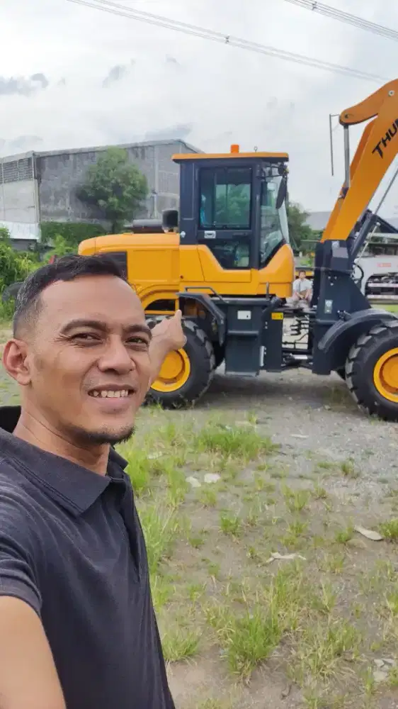 WHEEL LOADER 1.2 KUBIK MATIC MESIN DIESEL TURBO MAKASSAR