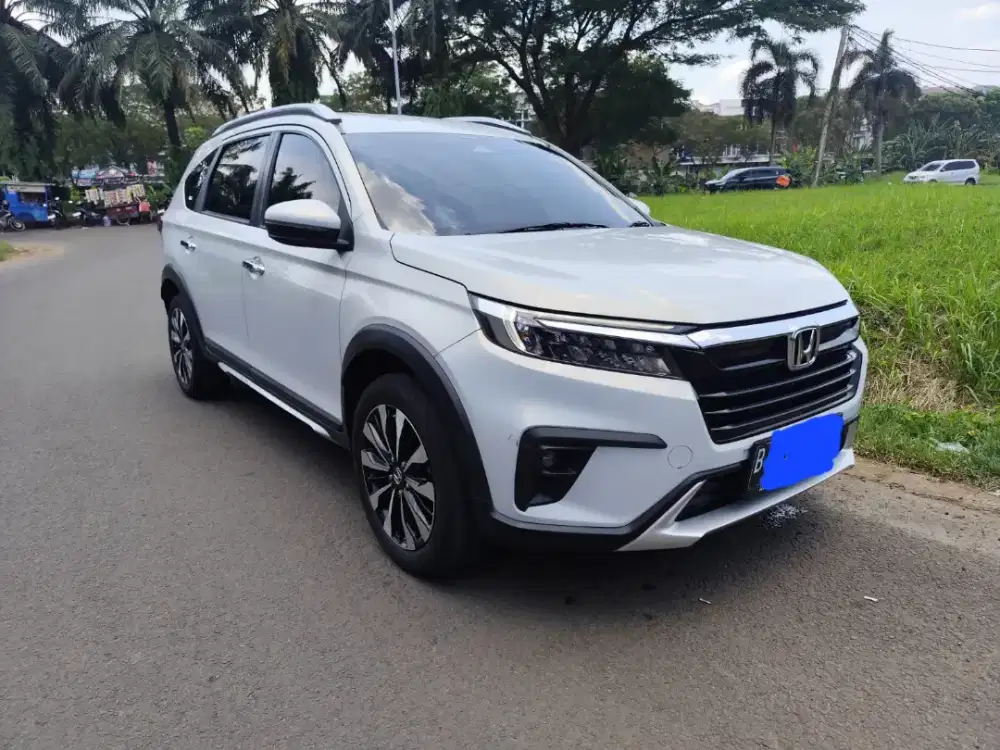 Honda BRV prestige sensing th 2022 cvt putih