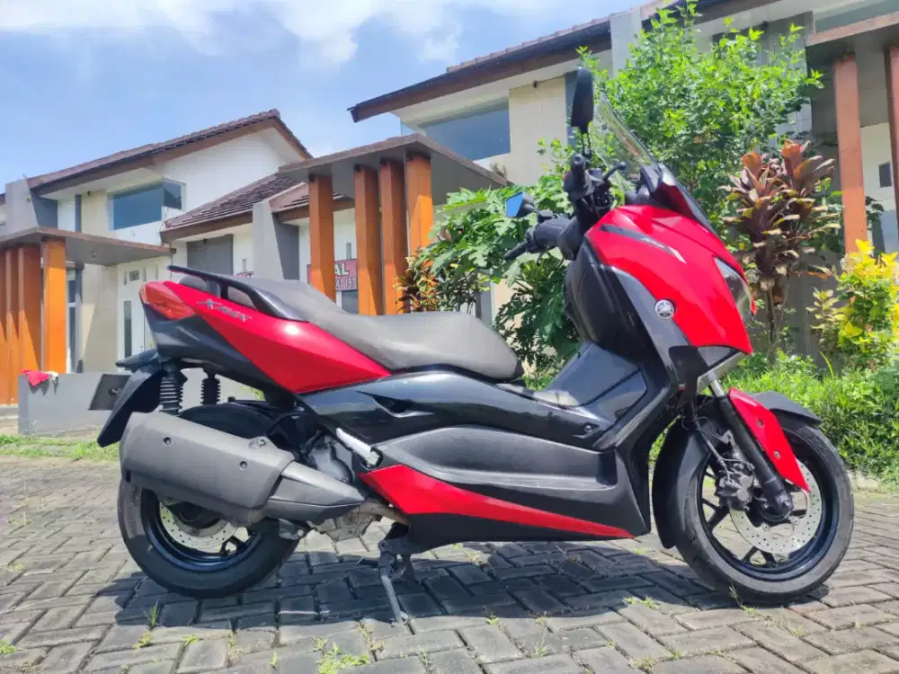 Yamaha Xmax 2022