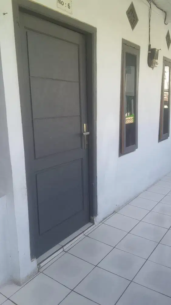 Kontrakan dekat pusat kota, kamar mandi dam