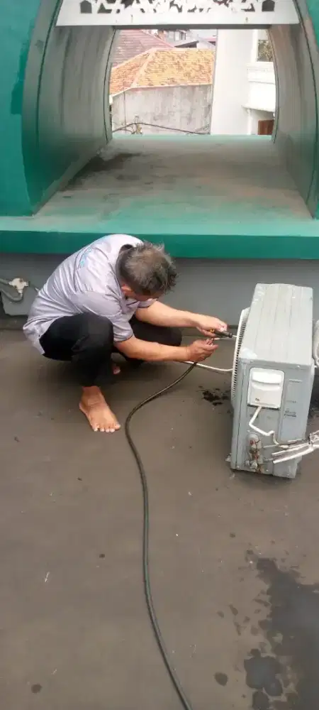 Service AC, bersih,