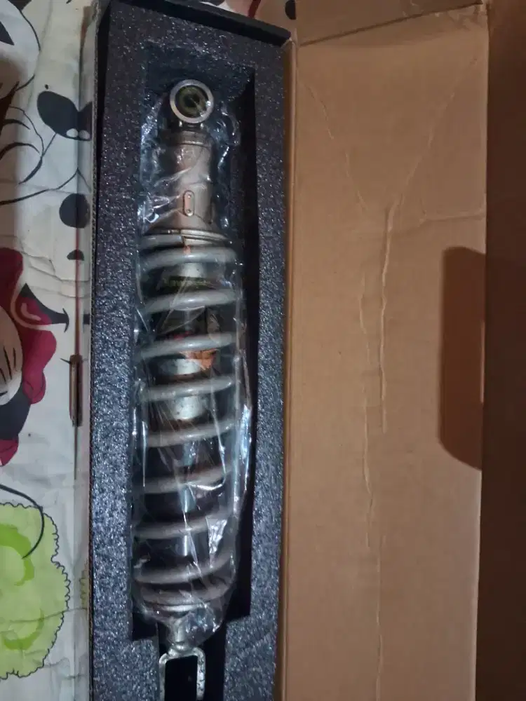 Shock breaker klx d trecker kawasaki copotan ori.