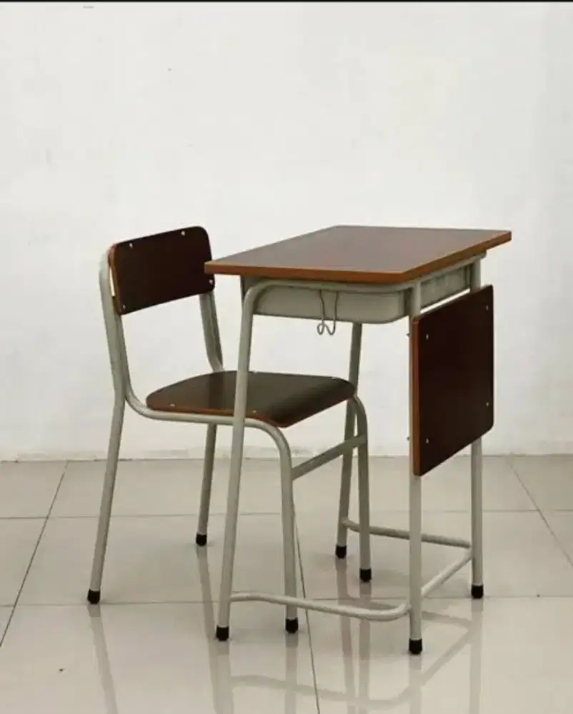 Set Meja Kursi Sekolah