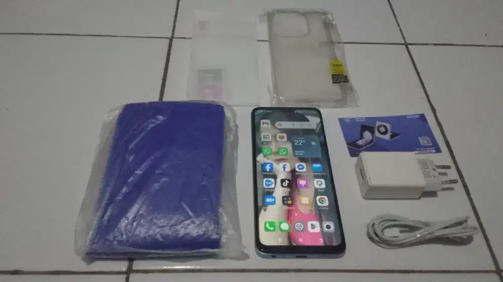 Itel A70 ( 2025 )
Ram 8gb (4gb+4gb) Rom 64gb Blue Edition