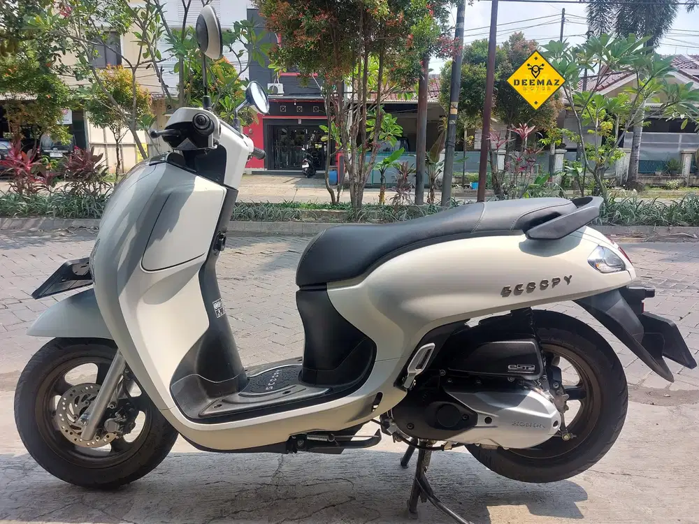 (DP 800 Rb)‼️ New Scoopy Prestige Keyless Putih 2025 Cash / Kredit