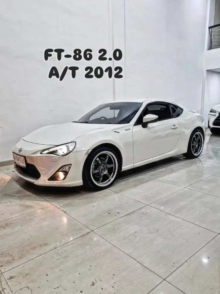 Toyota FT-86 2.0 Automatic 2012 / 2013 putih 320i ft86