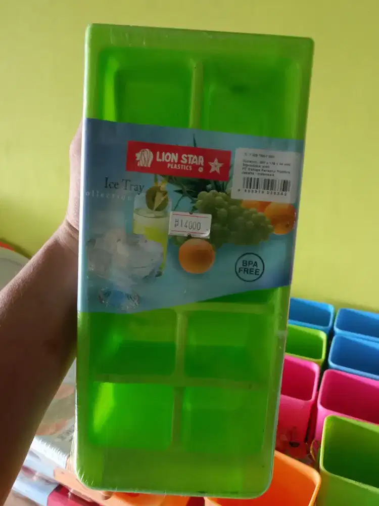 Tempat es batu lion star