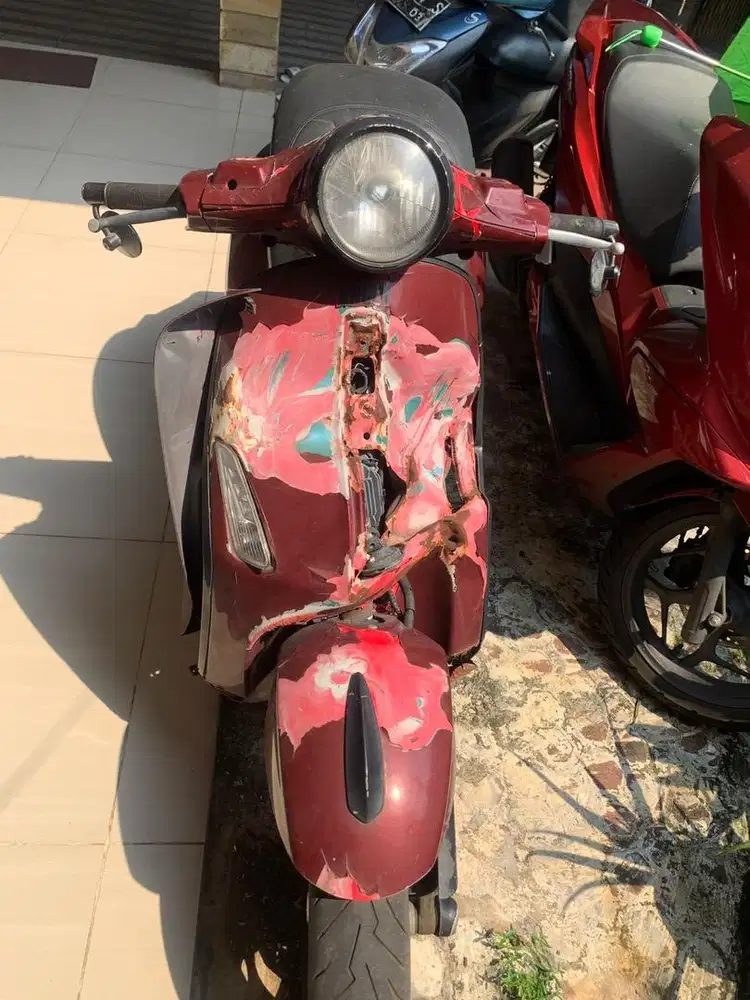 Vespa primavera 2014 lakalantas