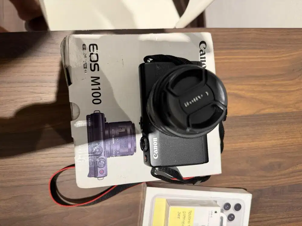Camera Canon EOS M100