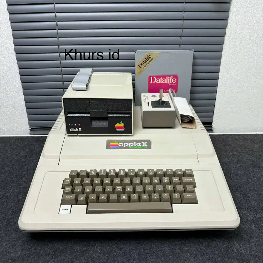 Apple II Europlus 1978 1set lengkap - rare computer collection