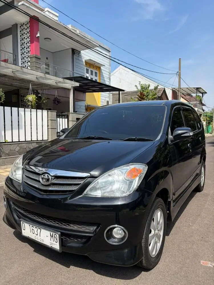 TOYOTA AVANZA S MT 2010